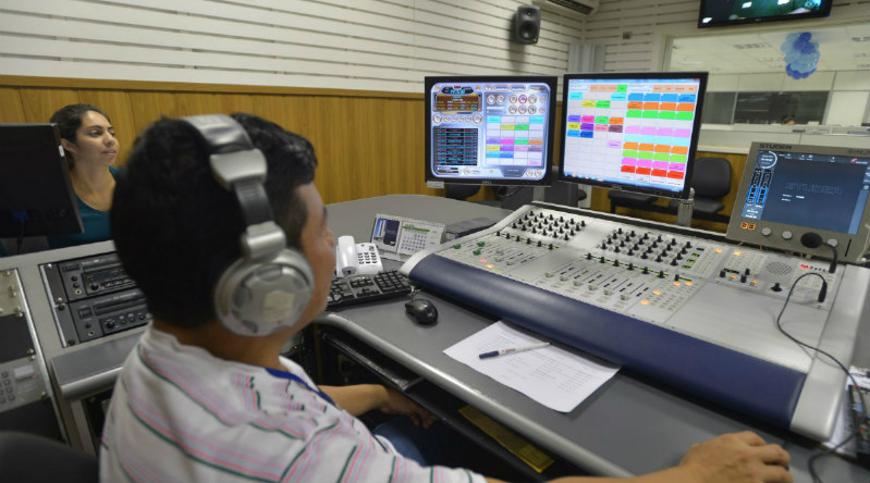 Prazos de outorgas de rádios e TVs caem de 8 para 2 anos e aumenta em 50% número de contratos