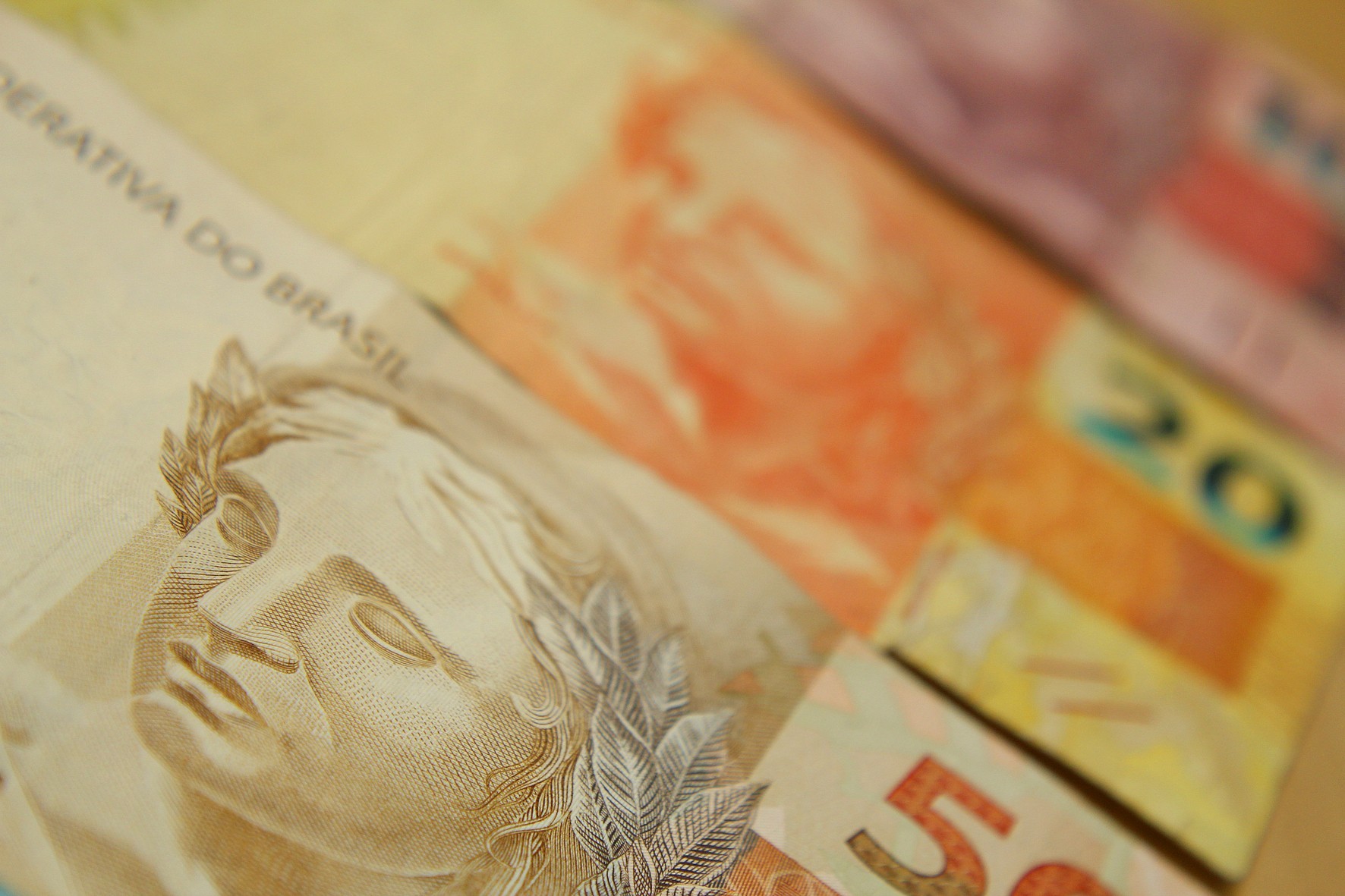 Agilizar a restituição e a compensação dos tributos Agilizar a restituição e a compensação dos tributos